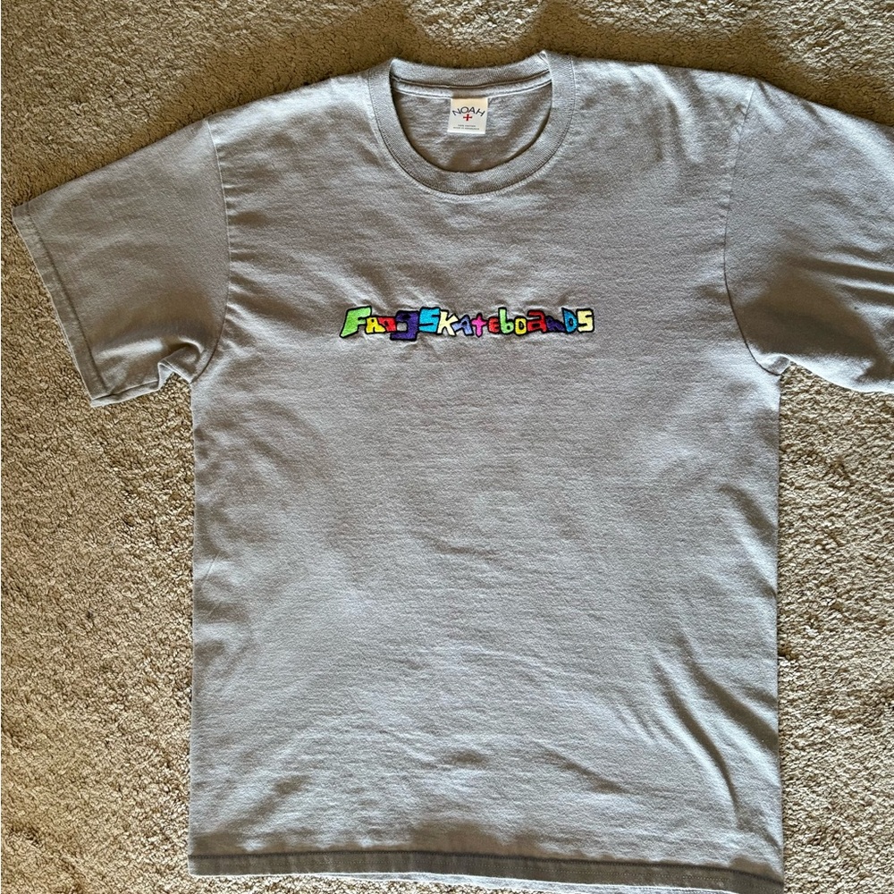 Noah Frog Skateboards Gray TShirt size Medium